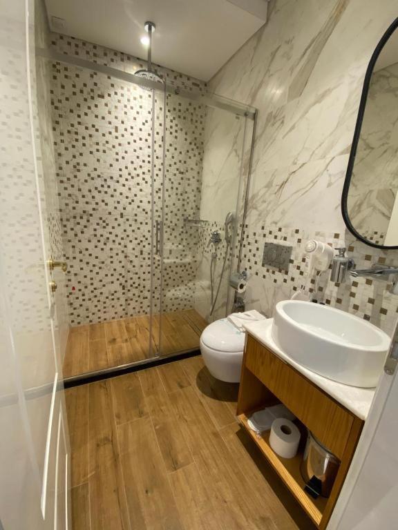 Crown Boutique Hotel Durrës Esterno foto