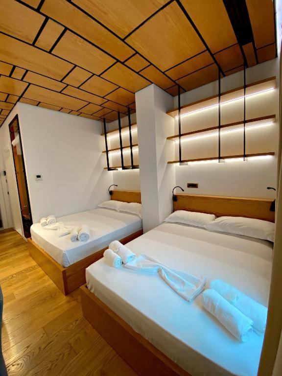 Crown Boutique Hotel Durrës Esterno foto