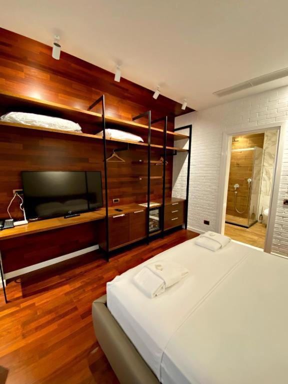 Crown Boutique Hotel Durrës Esterno foto