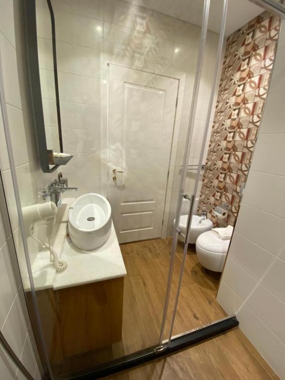 Crown Boutique Hotel Durrës Esterno foto