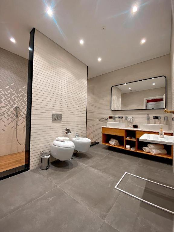 Crown Boutique Hotel Durrës Esterno foto