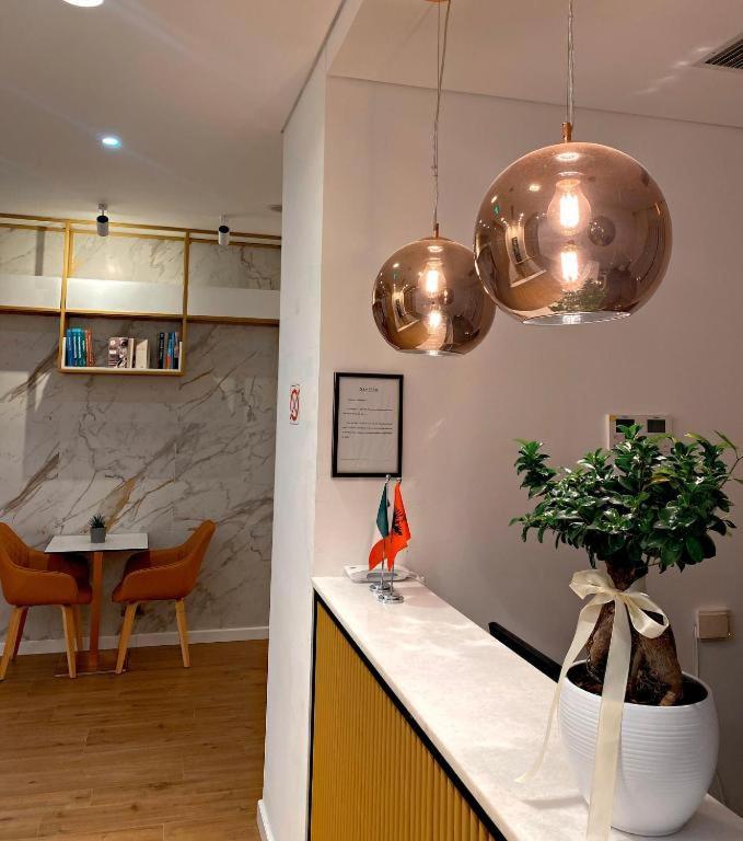 Crown Boutique Hotel Durrës Esterno foto