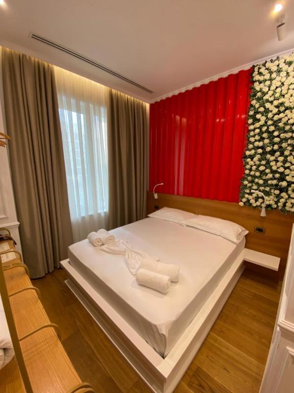Crown Boutique Hotel Durrës Esterno foto