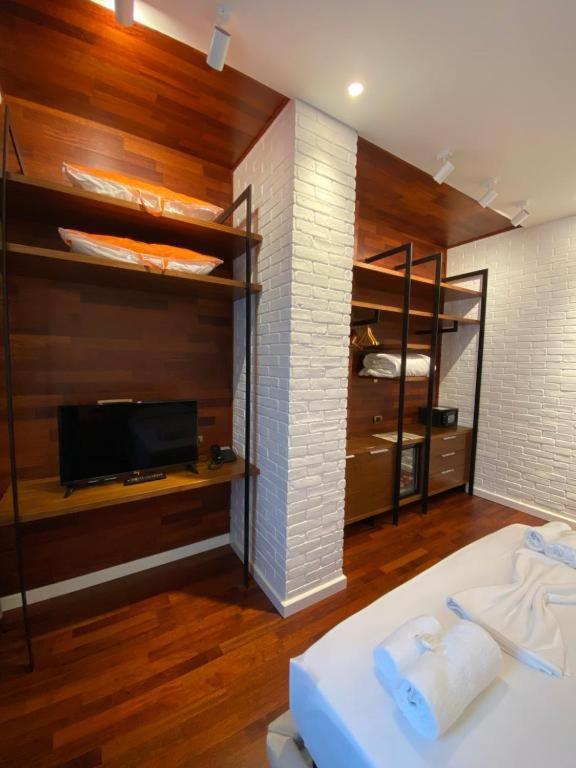 Crown Boutique Hotel Durrës Esterno foto